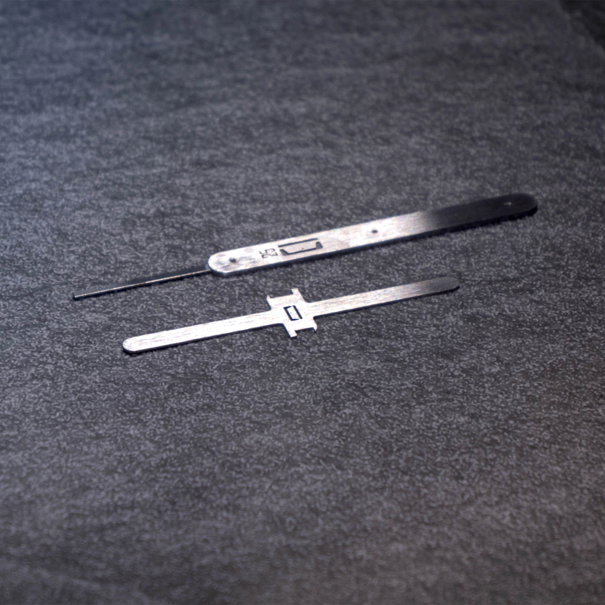 Tubular Pick 0.025” & Turner